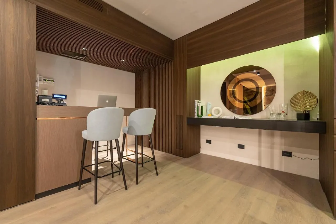 Agra Suites Nápoles 0*,