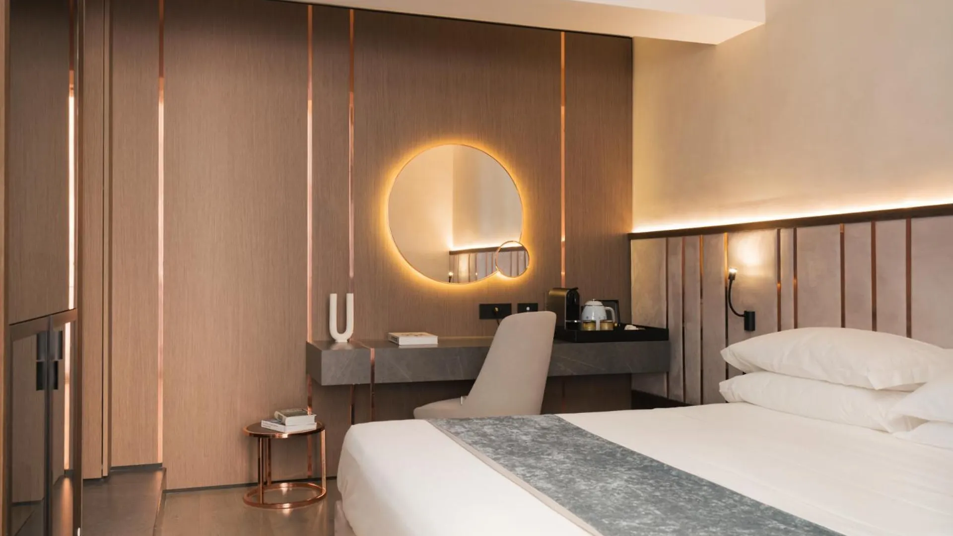 Agra Suites Neapel 0*,  Italien